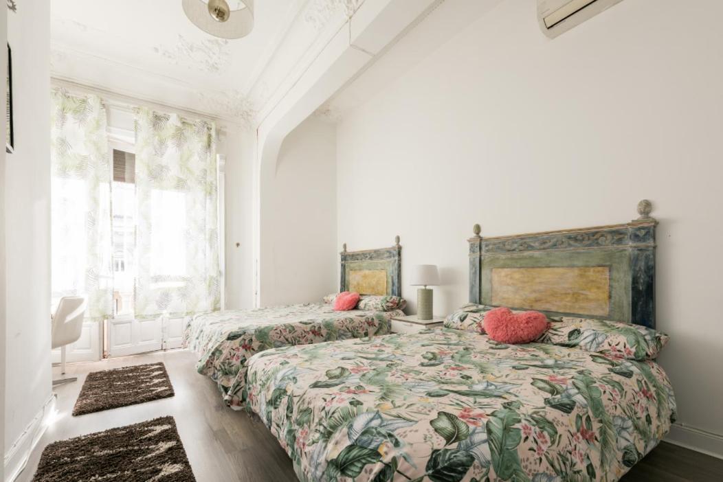 M&F 7 Rooms/7 Bathrooms Over Gran Via Madrid Exterior foto