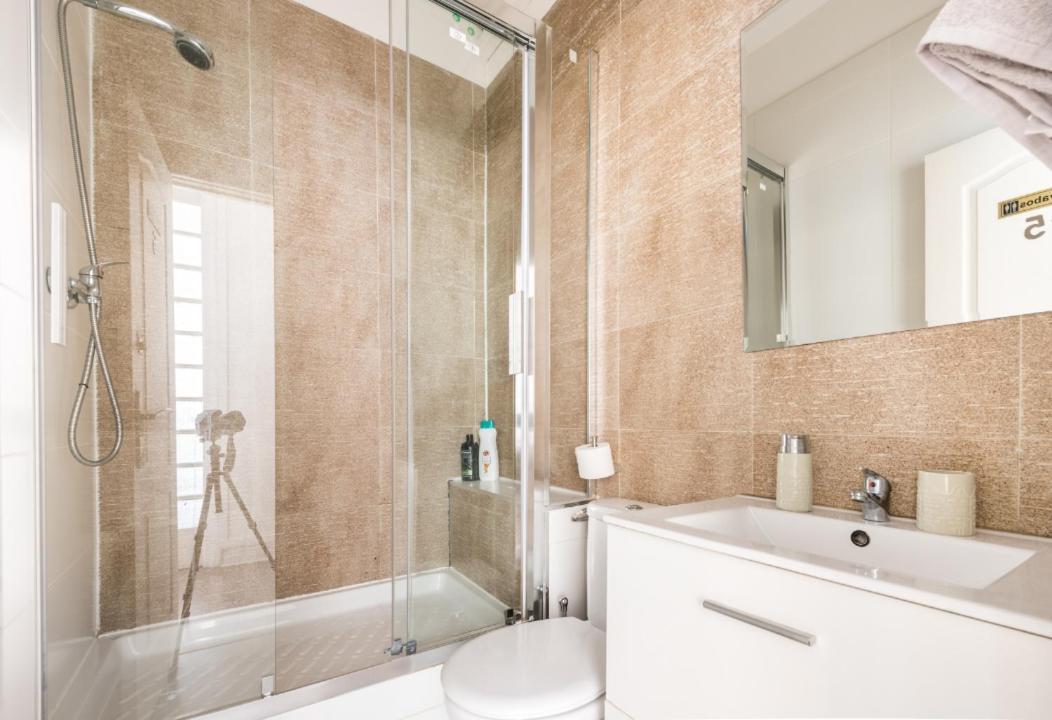 M&F 7 Rooms/7 Bathrooms Over Gran Via Madrid Exterior foto